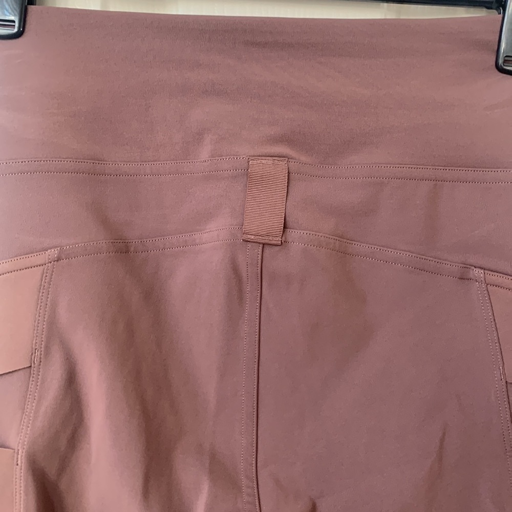 NWT lululemon cargo SHR hiking shorts 8” Dark oxide brown size 4 - Picture 10 of 13